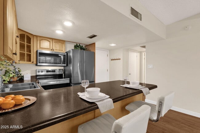 Building Photo - 16819 E Gunsight Dr