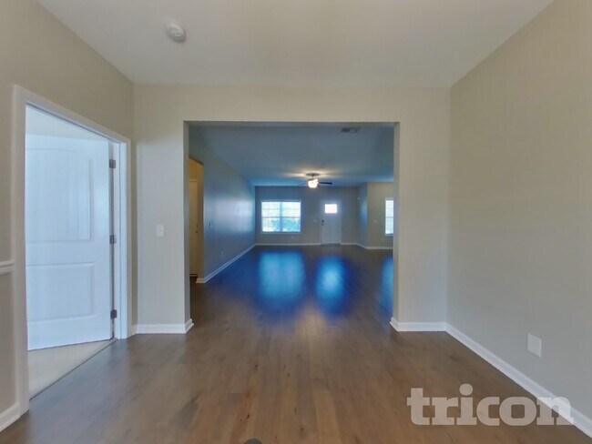 Foto del edificio - 938 Beverly Ct