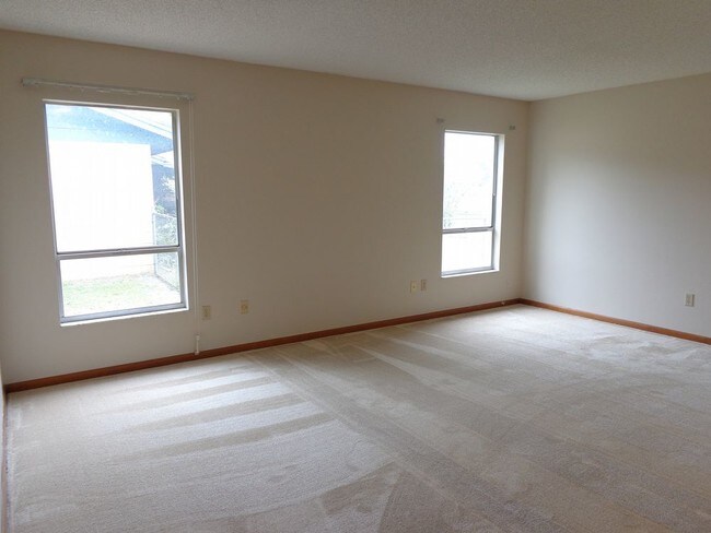 Building Photo - Pending 4/2 in Rio Pinar