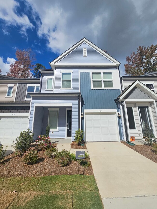 Building Photo - Brand New Townhome in North Charlotte. Min...