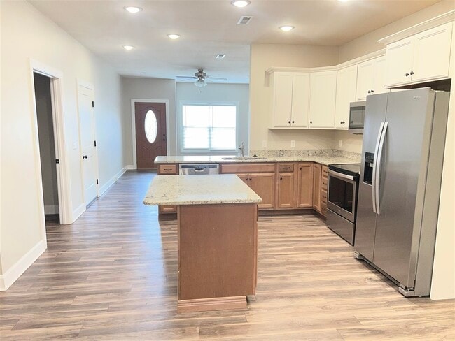 Building Photo - 1126 Springfield Blvd