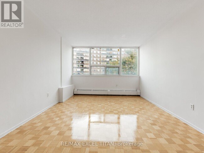 Photo du bâtiment - 1385 Midland Ave