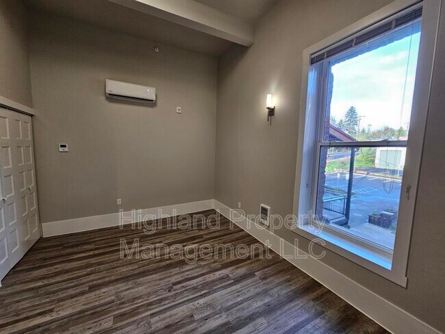 Foto del edificio - 260 SE Paradise St