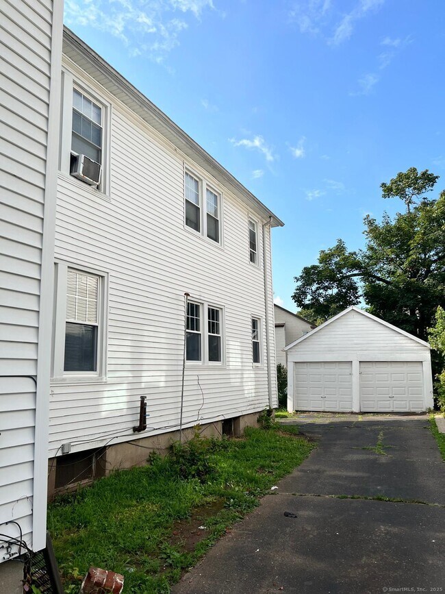 Foto del edificio - 102 Thomaston St