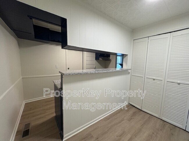 Foto del edificio - 5244 Winburn Ave