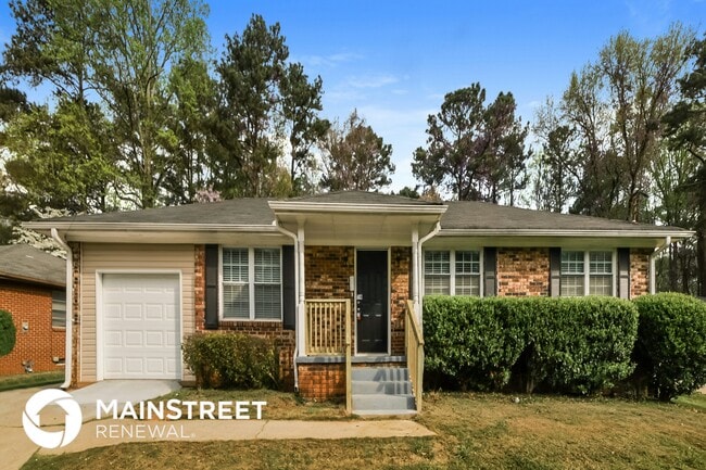 Building Photo - 3553 Highwood Dr SW