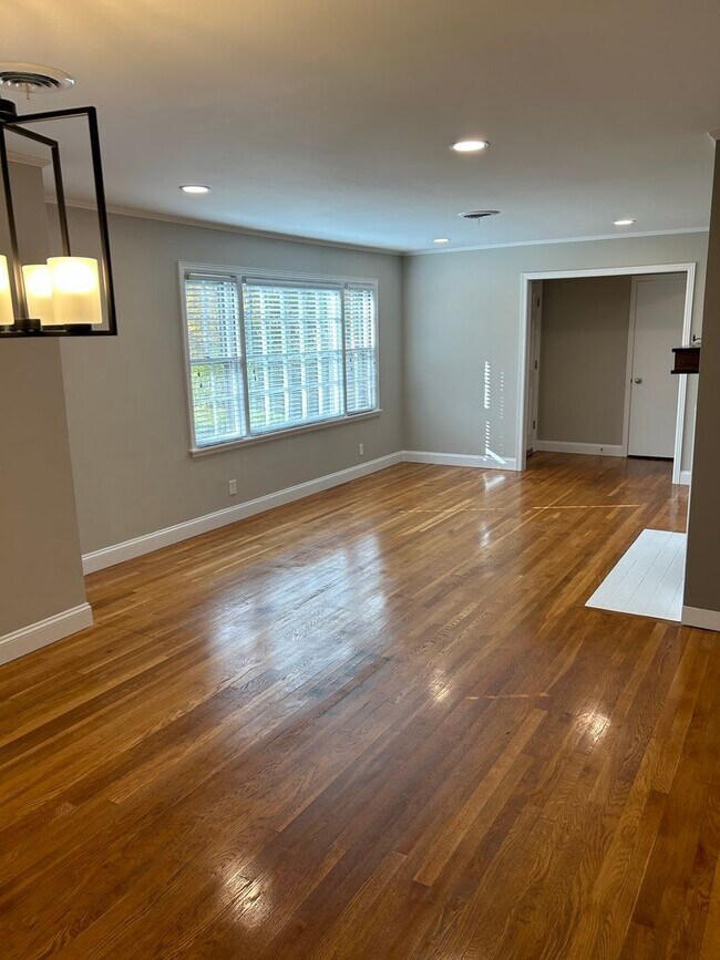 Foto del edificio - 4 Bedroom / 2 Bath Home Johnson City TN