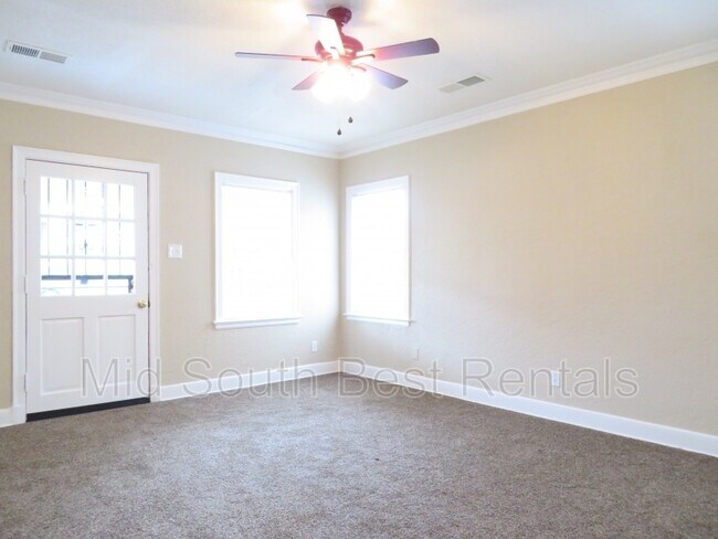 Building Photo - 1249 Worthington St