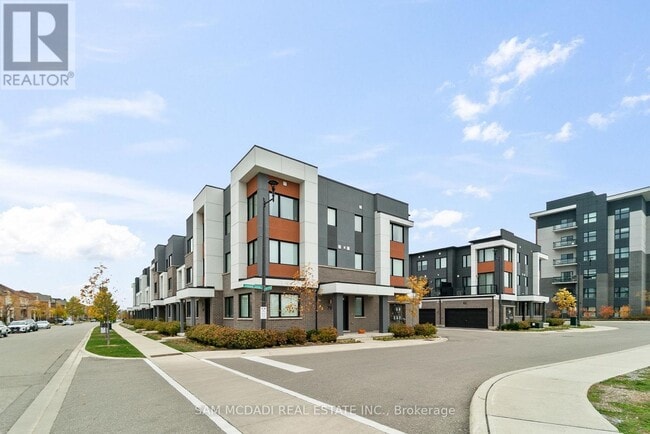 Building Photo - 70 Huguenot Rd