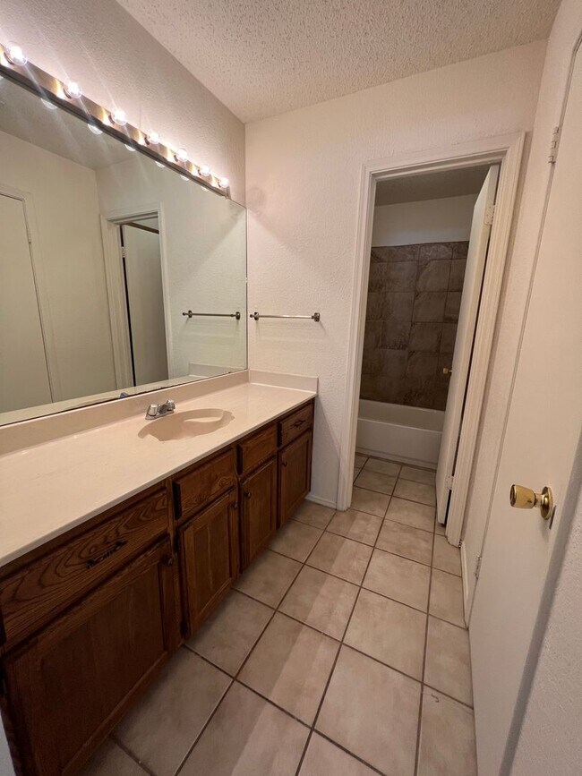Building Photo - Duplex