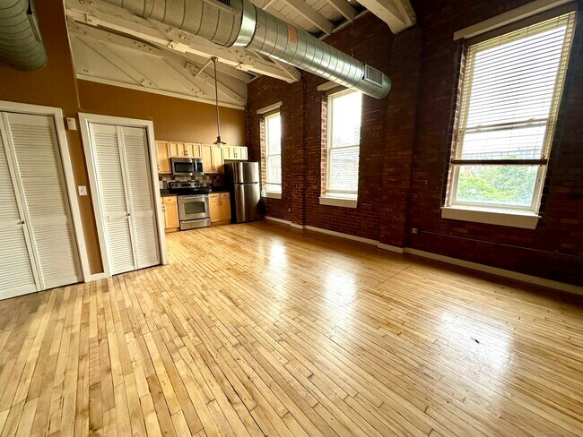 Foto del edificio - 325 Lafayette St