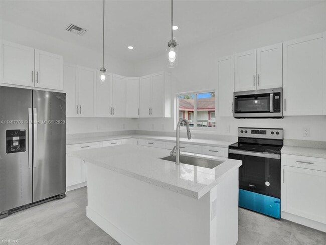 Building Photo - 3 br, 2 bath House - 2909 NW 8th 0