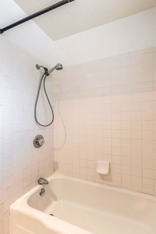 Foto del edificio - 3313 Cork Dr