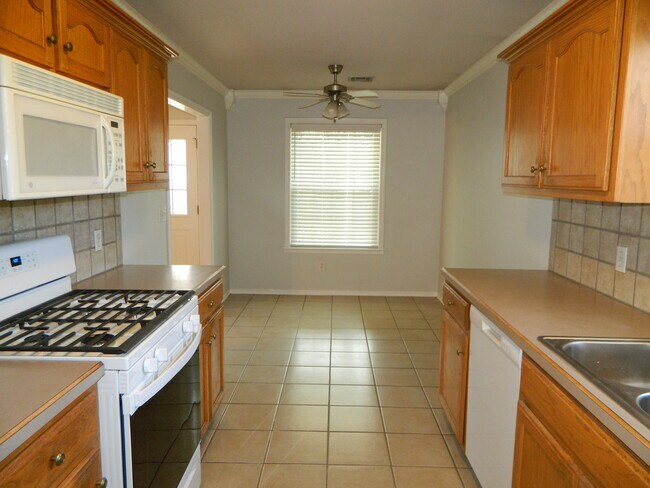 Nueva estufa de gas - 1113 W South St