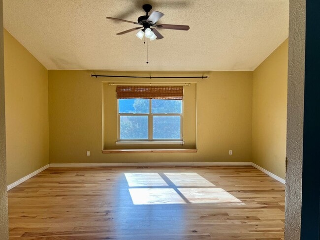 Building Photo - Gleneagle 4 Bed 2 Story Home with Stunning Mt. Views