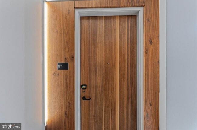 Building Photo - 1300 4th St SE