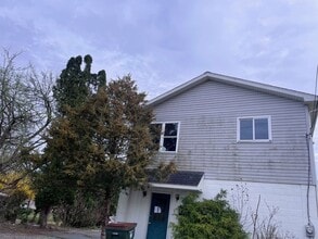 Building Photo - 734 E Cherry Ln