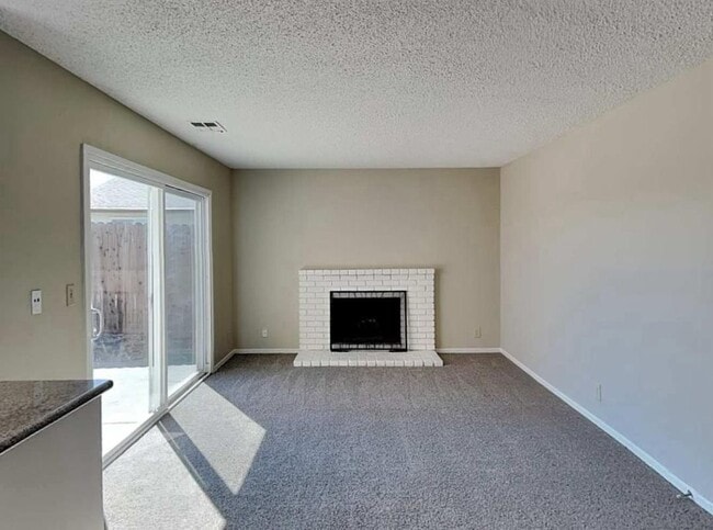 Foto del edificio - 3442 Chandler Cir