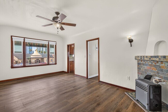 Foto del edificio - 731 E Broadway