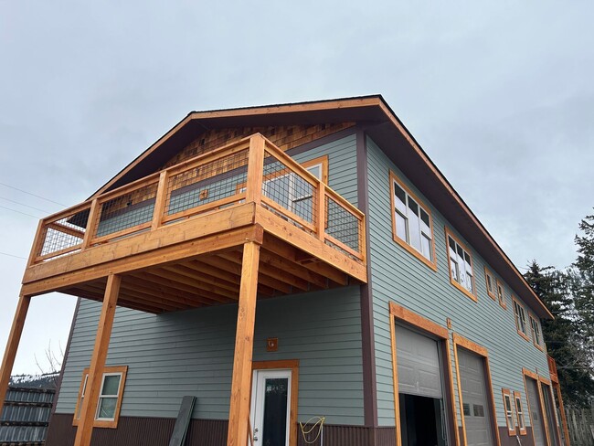 Building Photo - Unique Live/Workspace with Blackfoot Views - New Build/East Missoula!
