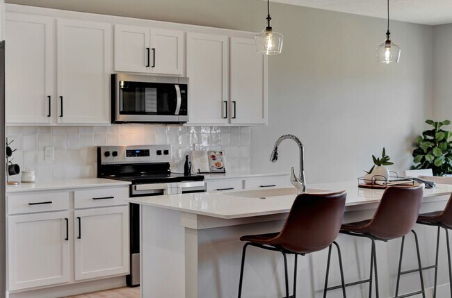 Foto del edificio - Newly Constructed Spacious Townhome
