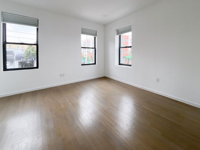 Building Photo - STEINWAY STREET