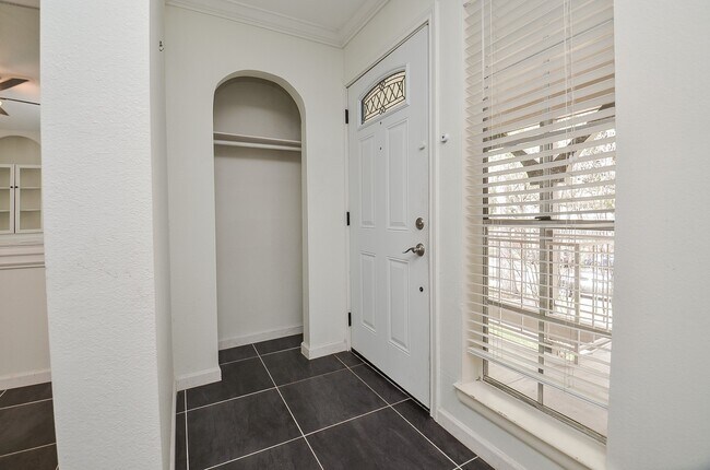 Foto del edificio - 854 Wax Myrtle Ln