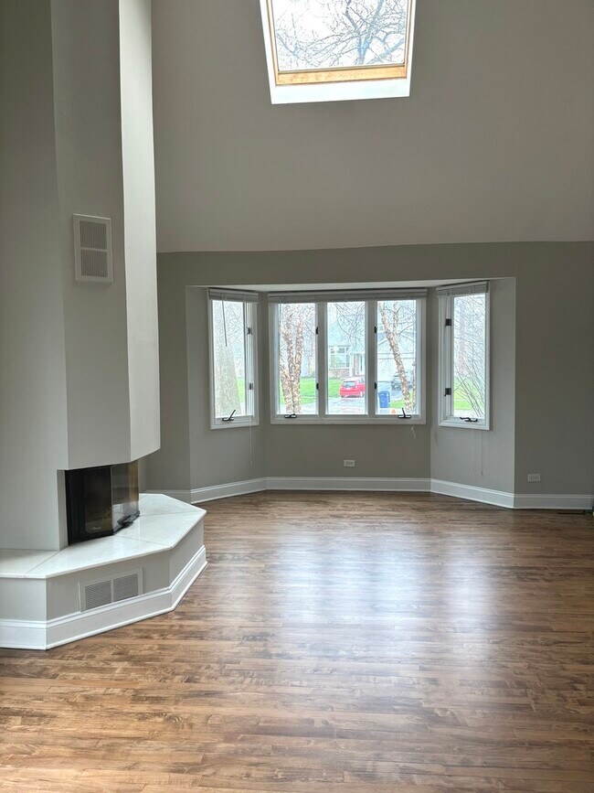 Building Photo - 1667 Hinterlong Ln
