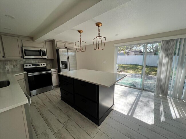 Foto del edificio - 1142 LOTUS DRIVE UNIT C