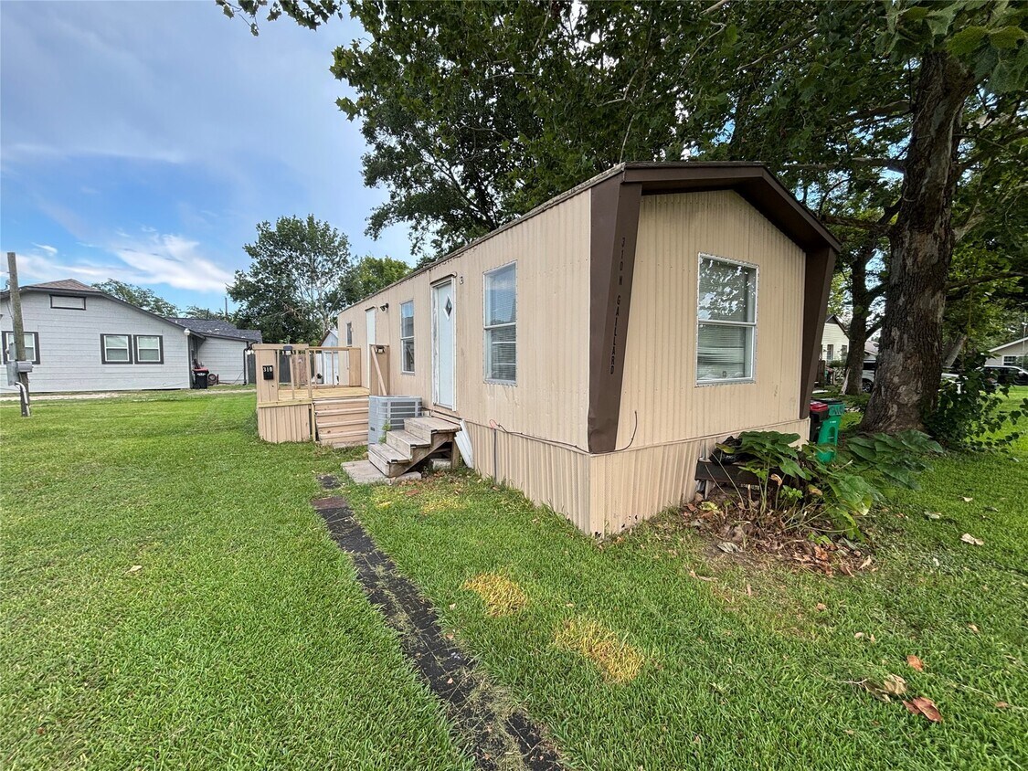Primary Photo - 310 N Gaillard St