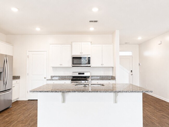 Building Photo - 169 Oakwood Blvd