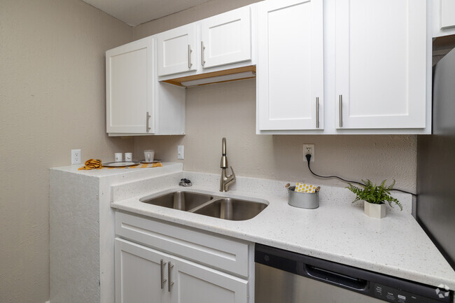 2 habitaciones, 1 baño, 750 pies cuadrados, cocina - Park View Apartments