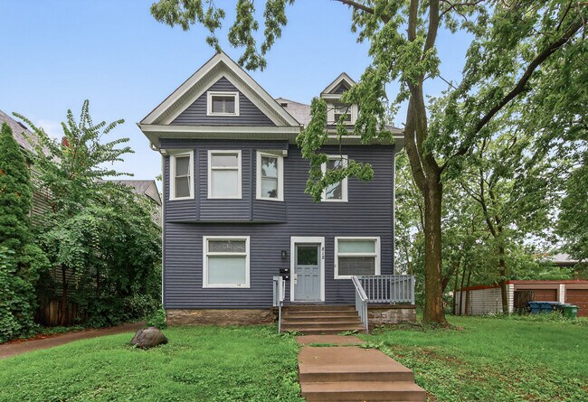 Foto del edificio - 812 7th St SE