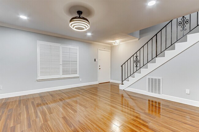 Foto del edificio - 7600 Burgoyne Rd