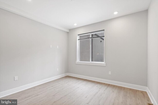 Foto del edificio - 408 N Front St