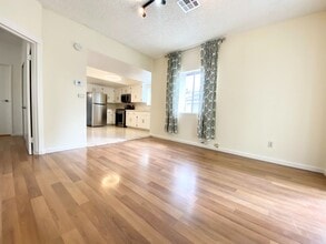Building Photo - 520 Cypress Ave