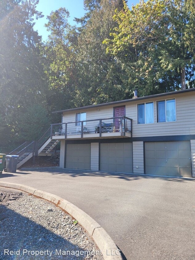 2 br, 1 bath House 2615 25th Street SuiteB House Rental in