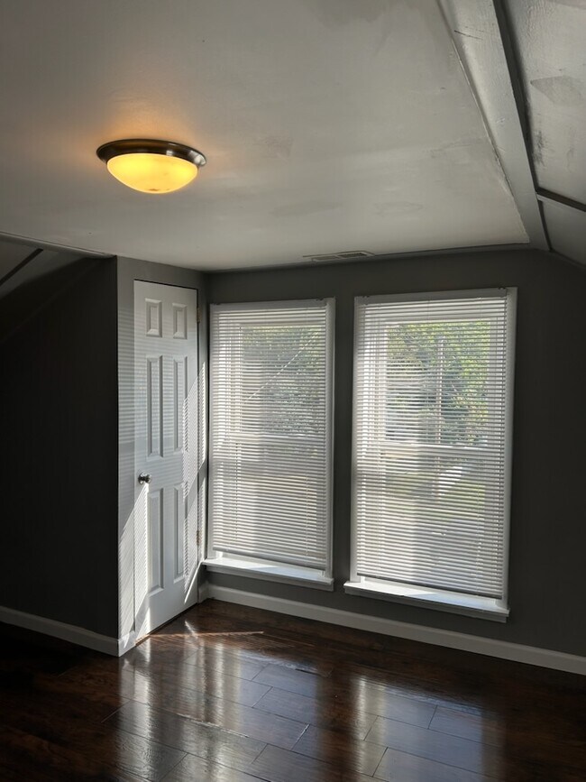 Foto del edificio - 7122 Drury Ln