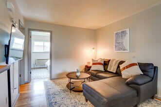 Building Photo - 9407 W Adler St