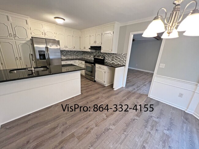 Kitchen with dining area - 100 Harrogate Ct