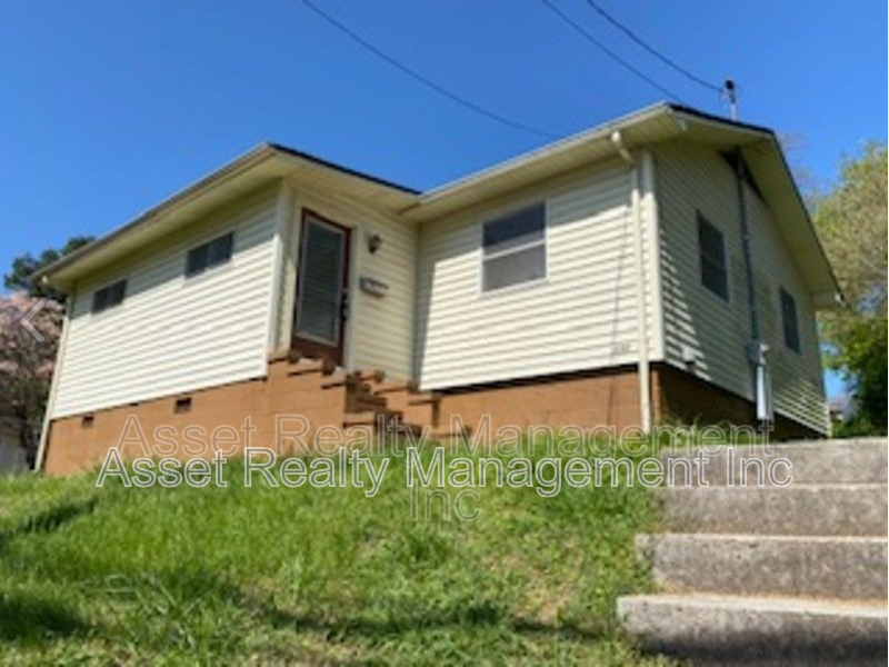 Primary Photo - 150 Outer Dr