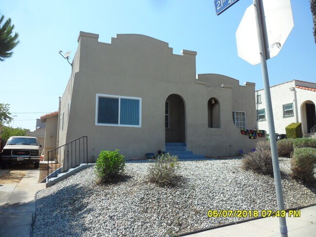 Building Photo - 2053 S Palm Grove Ave