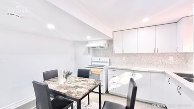 Building Photo - 48 Parkington Cres