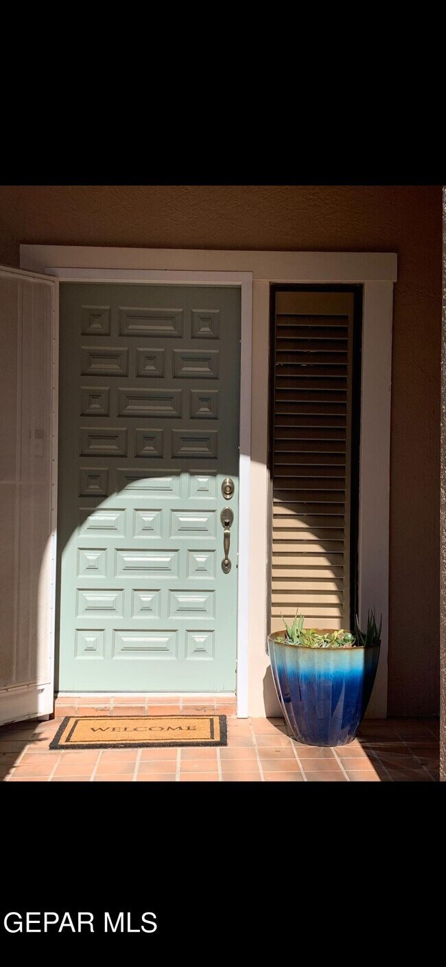 Building Photo - 5917 Mira Hermosa Dr