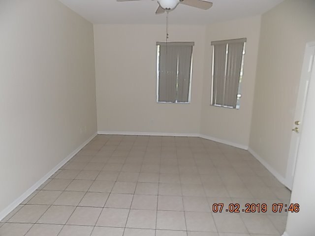 Building Photo - Spacious 3/2/2 in Land O Lakes