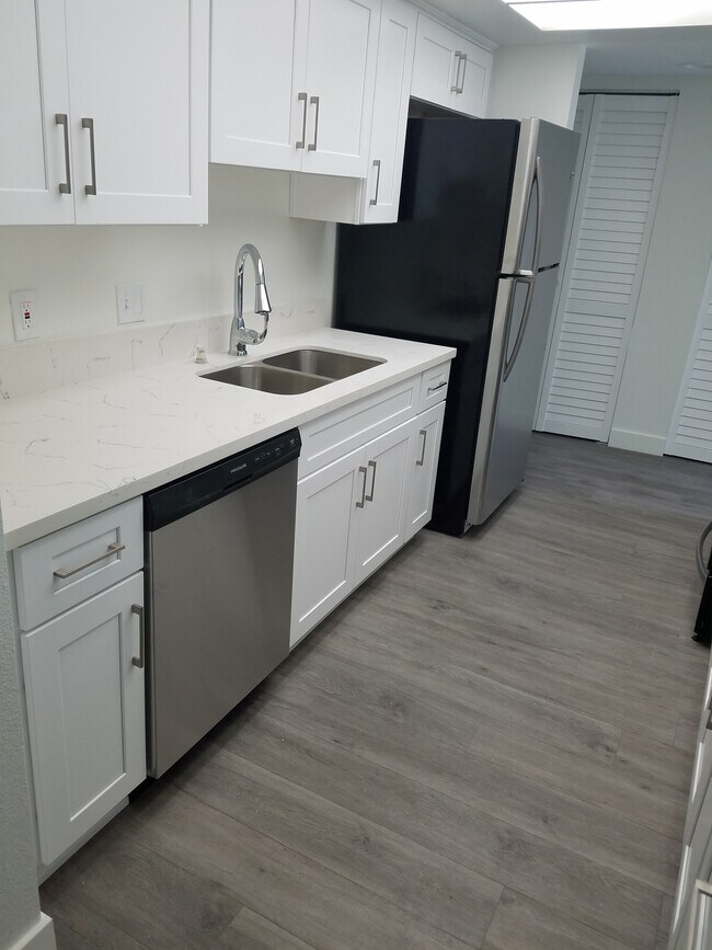 Foto del edificio - 731 S Detroit St