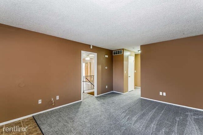 Foto del edificio - 3 br, 1.5 bath House - 8722 E Arthur Cir