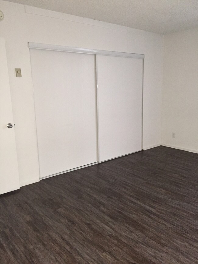 Foto del edificio - 15050 Parthenia St