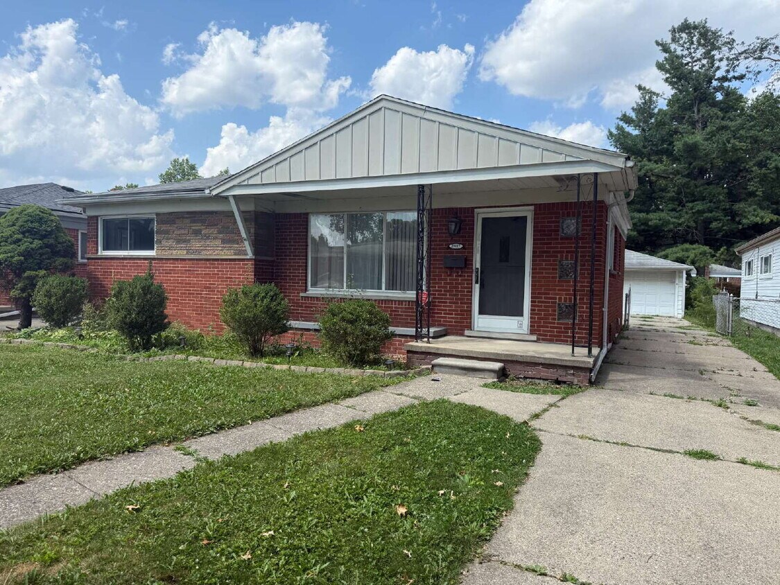 Foto principal - 20417 Sunnydale St