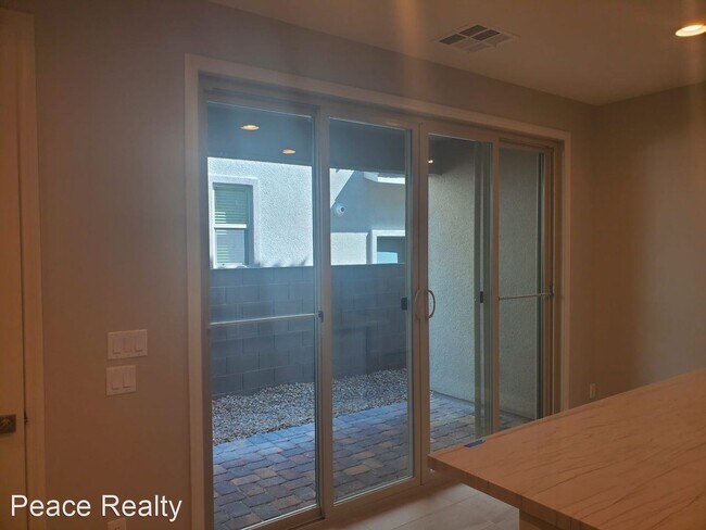 Building Photo - 3 br, 3 bath House - 501 Tokopah Falls
